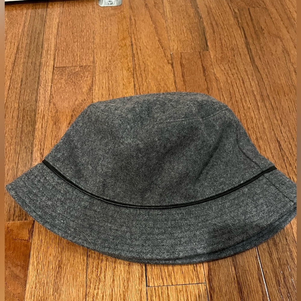 L.L. Bean grey wool bucket hat - Picture 4 of 7